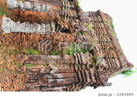 ミーソン遺跡群内の歴史ある建物 5263904