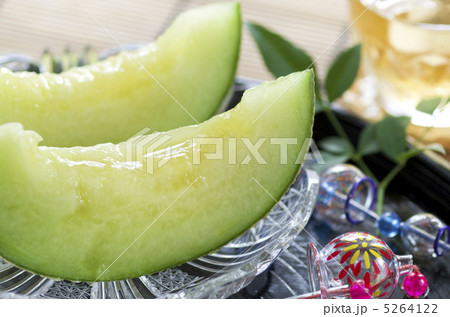 メロンをどうぞ 5264122