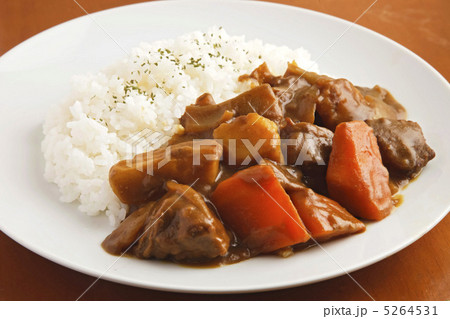 野菜ビーフカレー パセリライス の写真素材
