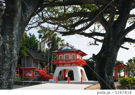 長崎鼻の竜宮神社 長崎鼻の竜宮神社 5267818