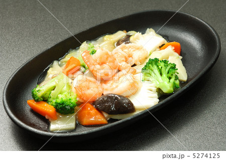 おいしい海老とイカの炒めもの 5274125