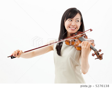 バイオリンを弾く女の子 5276138