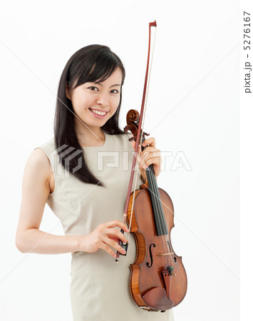 バイオリンを持つ女の子 5276167