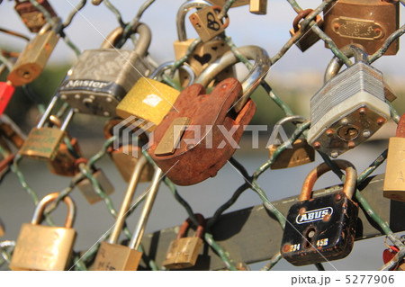 パリ パリ 5277906