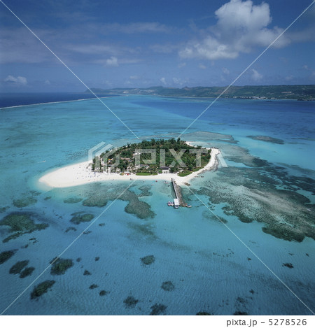 珊瑚の海に浮かぶマニャガハ島 5278526