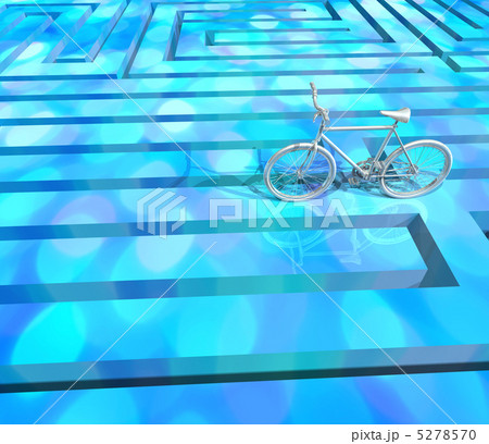 木漏れ日の迷路に置いてある自転車 5278570