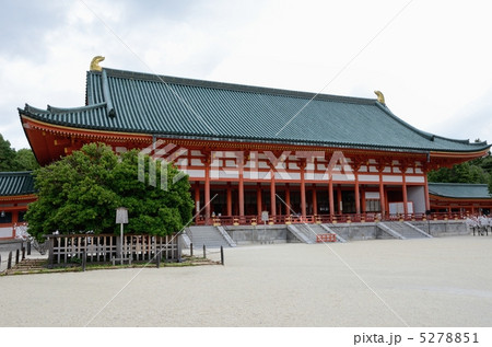 平安神宮、右近の橘と大極殿 5278851
