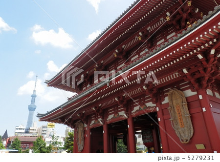 浅草寺宝蔵門と東京スカイツリー 5279231