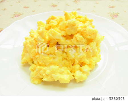 調味料を混ぜたゆでたまご 調味料を混ぜたゆでたまご 5280593