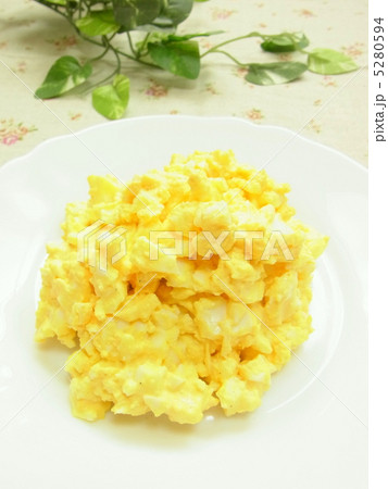 調味料を混ぜたゆでたまご 5280594