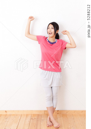 リラックスする女性 リラックスする女性 5288212
