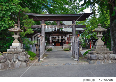 秩父散歩・椋神社(野巻) 鳥居と拝殿 秩父散歩・椋神社(野巻) 鳥居と拝殿 5290286