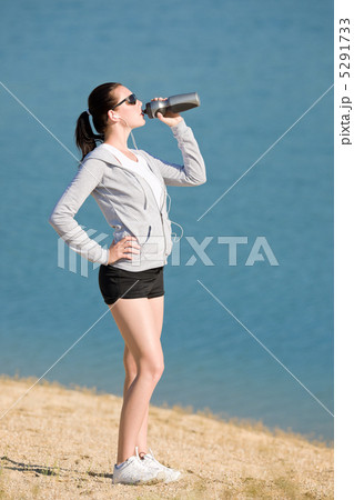 Summer sport fit woman drink water bottle Summer sport fit woman drink water bottle 5291733