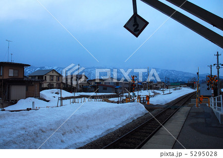 フラワー長井線　長井駅 5295028