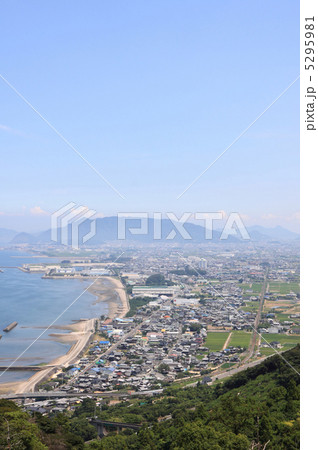 魚見山から望む三豊平野、観音寺市豊浜町 5295981
