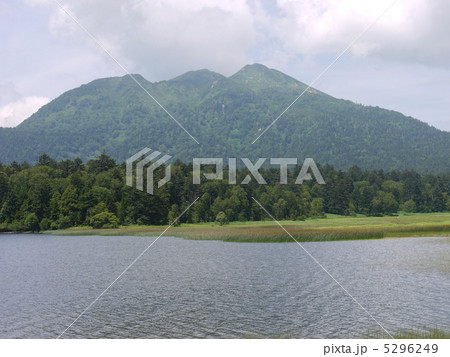 三平下から望む尾瀬沼 5296249