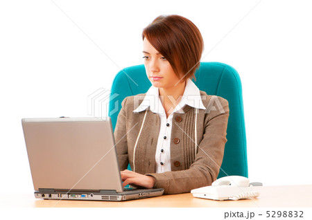 Young business woman working in the office 5298832