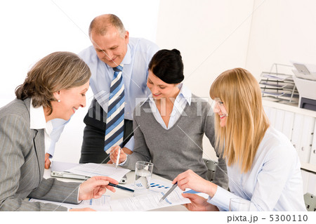 Business team meeting people around table Business team meeting people around table 5300110