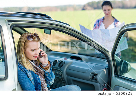 Lost with car two women call help 5300325