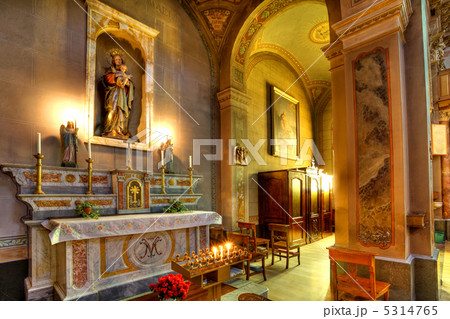 Catholic church interior view. Serralunga D'Alba, Italy. Catholic church interior view. Serralunga D'Alba, Italy. 5314765