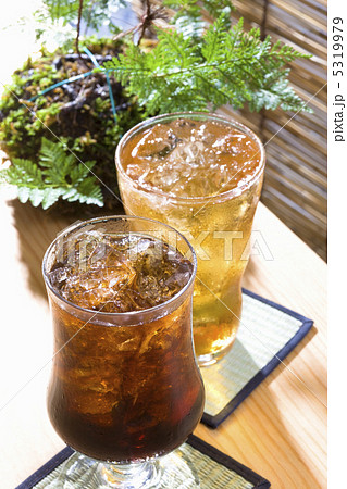 アイスティーとアイスコーヒー 5319979