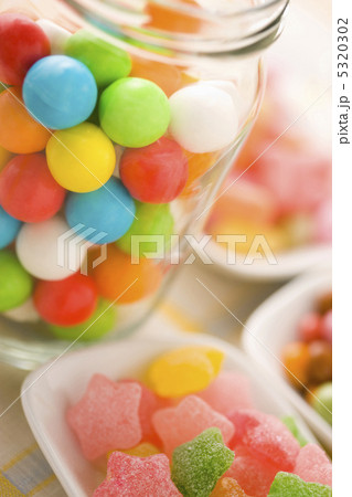 カラフルなお菓子 5320302