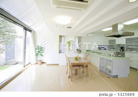 ダイニングルーム 5325669