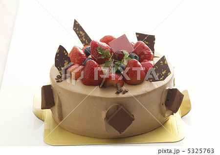 イチゴのホールケーキ イチゴのホールケーキ 5325763