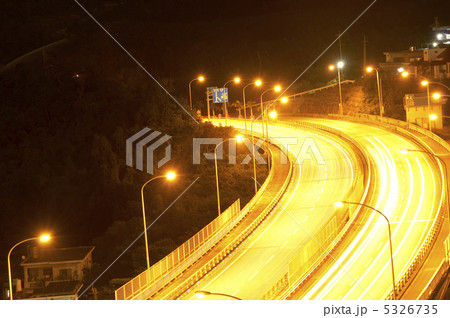 夜の道路 夜の道路 5326735
