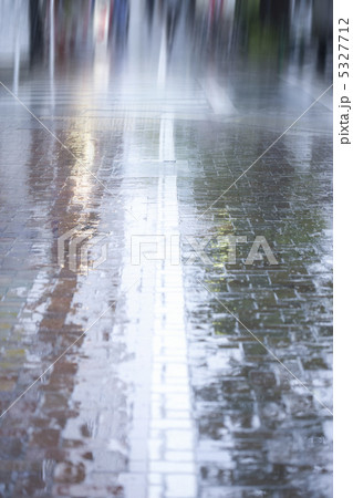 雨 5327712