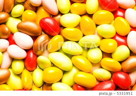 Background made of sweet eggs of various colours Background made of sweet eggs of various colours 5331951