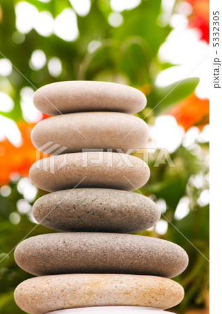 Stack of spa pebbles against blurred backgroundの写真素材 [5332305] - PIXTA