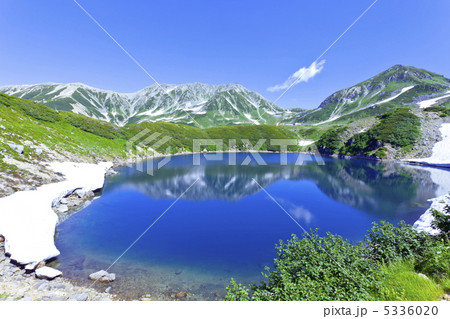 みくりが池に映る夏の雄山 みくりが池に映る夏の雄山 5336020
