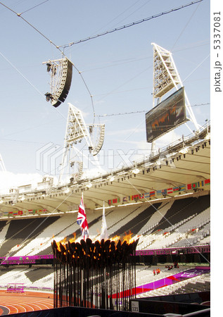 LONDON　聖火台 5337081