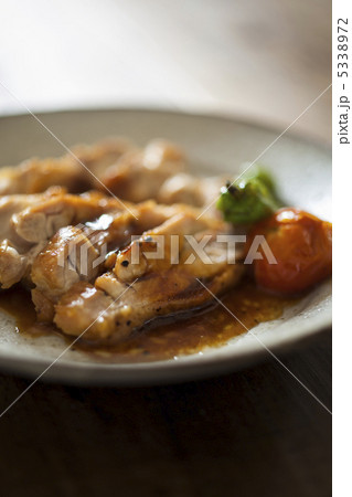 鶏もも肉の照り焼き 5338972