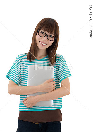 ボーダーのTシャツを着た女性 5345959