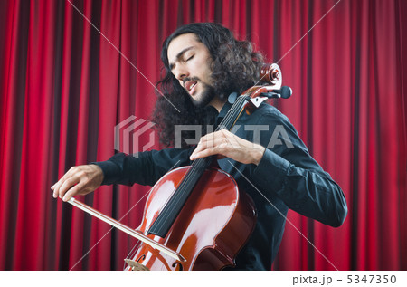 Man playing the cello 5347350