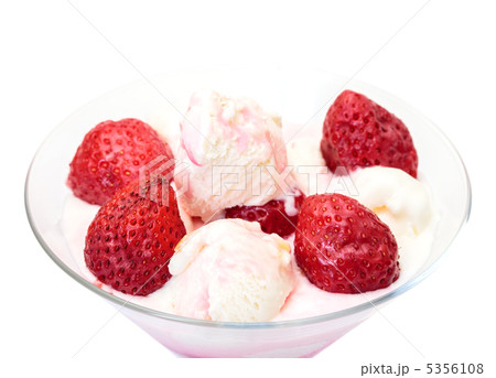 Ice Cream with Strawberries 5356108