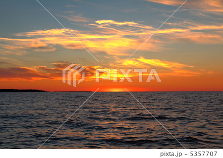 sunset on lake 5357707