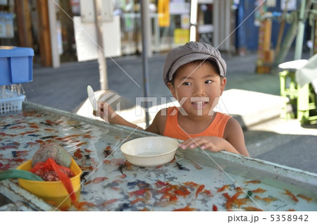 金魚すくい 5358942