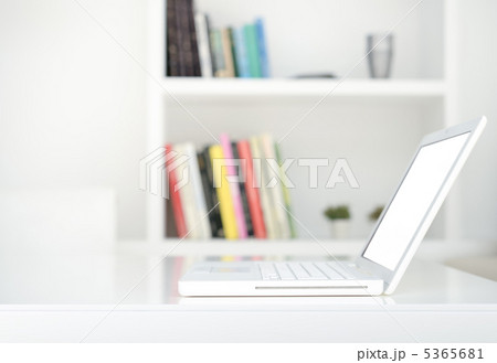 ノートパソコンのある風景 5365681