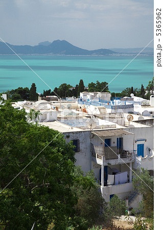 シディ・ブ・サイドから望む地中海 5365962