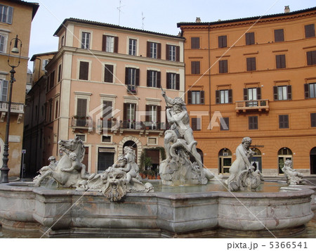イタリア ムーア人の噴水の写真素材