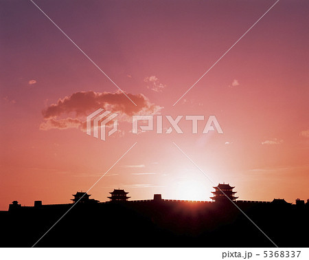 夕日の嘉峪関 夕日の嘉峪関 5368337