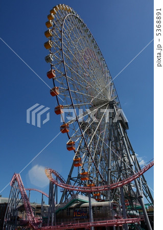 横浜みなとみらいの観覧車 5368891