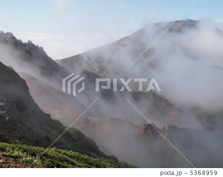 茶臼岳と靄 5368959