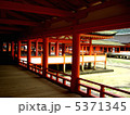 厳島神社の回廊 5371345
