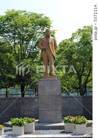 池上四郎第6代大阪市長の銅像（大阪市の天王寺公園で撮影） 5372214