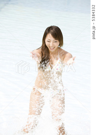 水着女性ポートレート 5384332