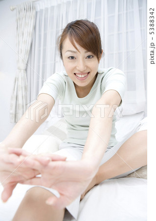 エクササイズする女性 5388342